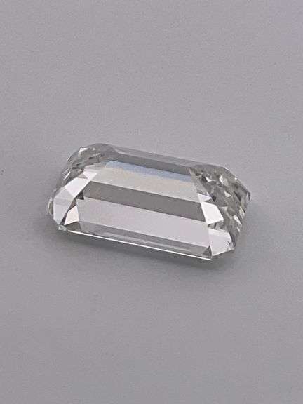 3.00 CARATS EMERLAD CUT DIAMOND- LOOSE