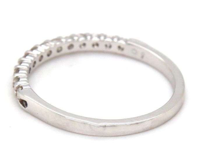14kt White gold 0.23ctw shared prong diamond band