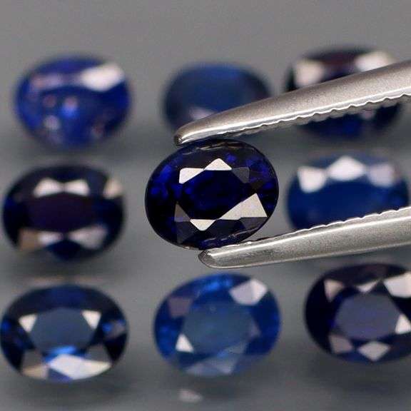 Simply gorgeous color in this 4.07ct REAL Sapphire set!