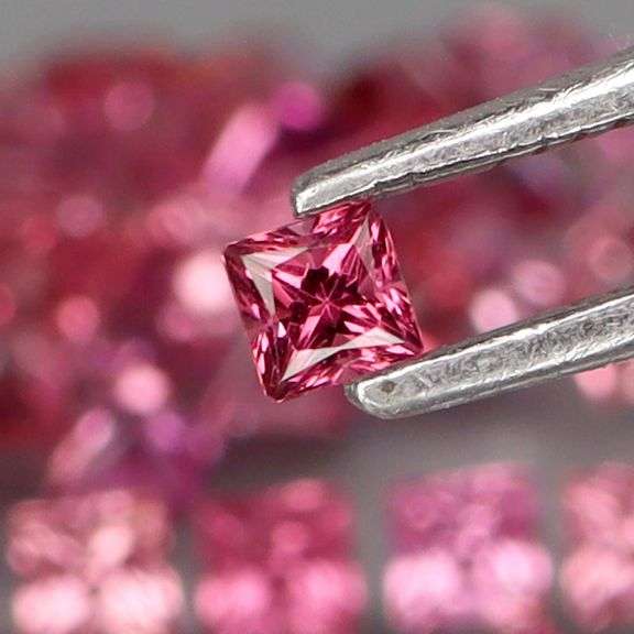 Exquisite 2.38ct set of rare pink Malaya Garnets