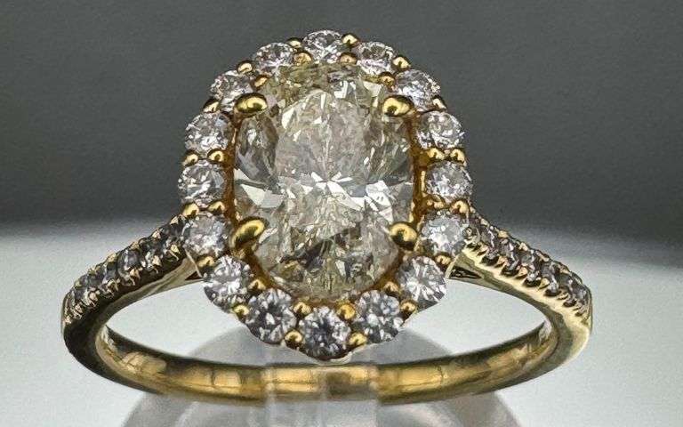 18K Yellow Gold Oval Cut Diamond Ring of 1.67ct