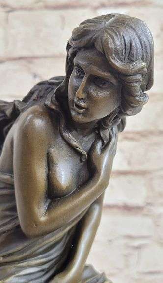 Nude Lady Bronze Statue