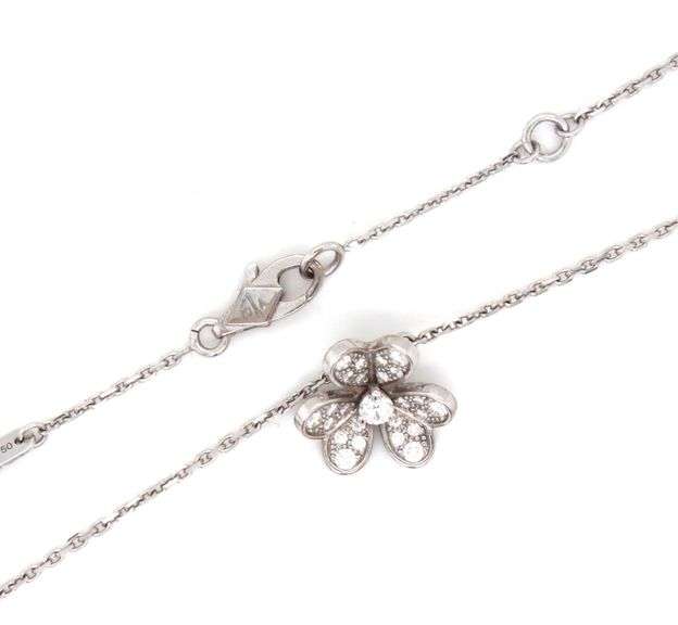 Van Cleef & arpels Frivole mini diamond pendant