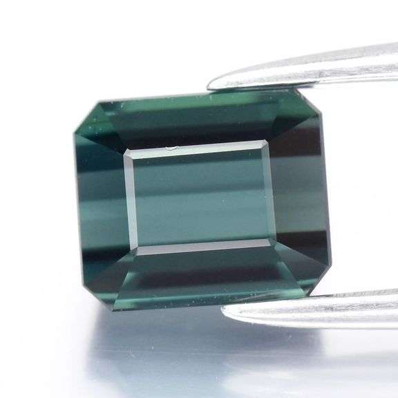 Outstanding! 1.04ct VVS grade blue green color shifting Tourmaline!