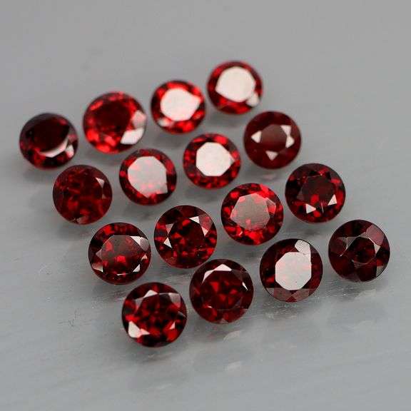 Premium cut, color, and clarity! 7.23ct Mozambique Garnet set!!!