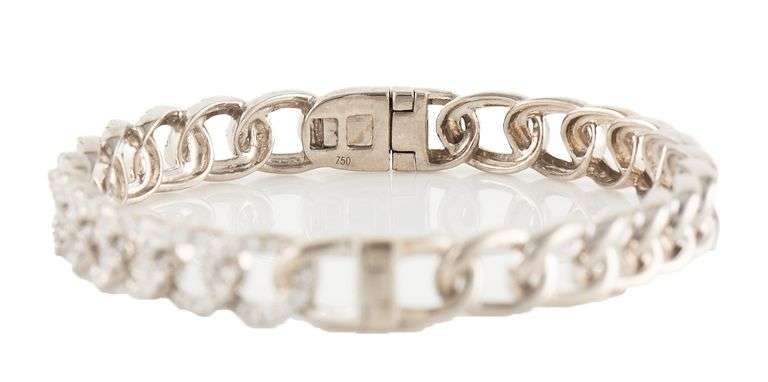 1.45ctw Diamond Curb Link Bangle Bracelet in 18K