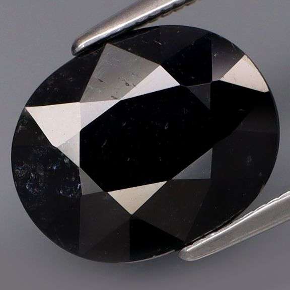 Silky smooth and on the move! 5.43ct diamond black Sapphire!