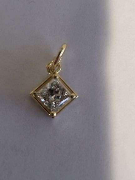 Certified Yellow Gold Lab Diamond Pendant
