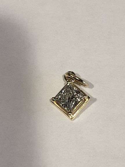 Certified Yellow Gold Lab Diamond Pendant