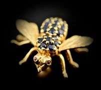 Super 18K Fly Brooch with Sapphires