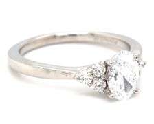 Platinum 0.94ct Lab grown oval diamond engagement ring