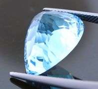 HIGH FIRE FLASHING!!! 15.06ct VS top Swiss blue Topaz!!!
