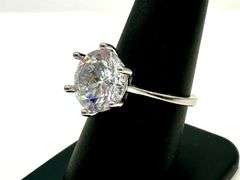 Ladies Sparkling Classic White Gold Plate 5 Ct CZ Ring