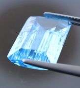 What is going on here? This 14.80ct Topaz looks like it's VIBRATING!
