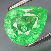 Vivid green! 2.40ct untreated Tsavorite Garnet!