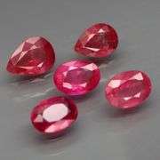 Abosolutely stunning 5.26ct set of bright red Rubies!