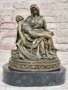 La Pieta Statue of The Virgin Mary Bronze Sculpture