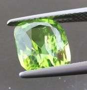 Glittering! 3.57ct bright green untreated Peridot!