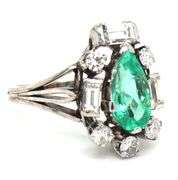 Vintage style 18kt White gold 1.41ct pear shaped emerald and diamond ring
