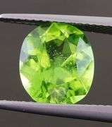 Glittering! 3.40ct bright green untreated Peridot!