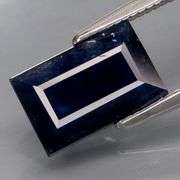 Blue black in the shade and cobalt in the light! 2.10ct Sapphire from Madagascar!