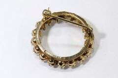 Vintage Cultured Pearl Pin