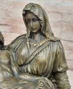 La Pieta Statue of The Virgin Mary Bronze Sculpture