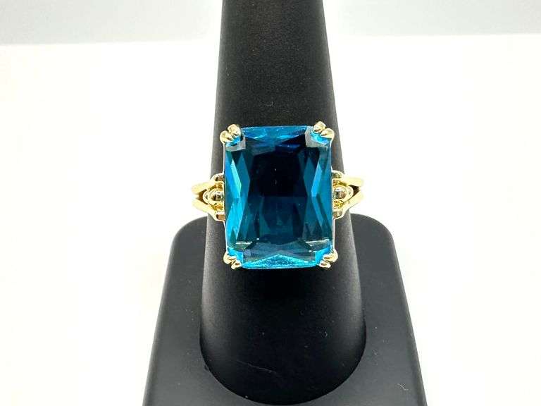Dazzling 14 Kt White Gold Plate 6.5 Ct Simulated London Blue Topaz Ring