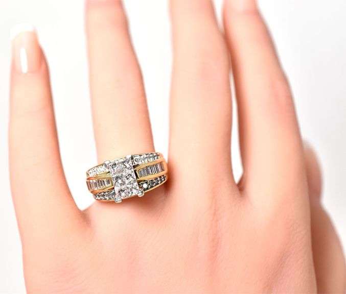 Stunning 14K Yellow Gold Diamond Ring