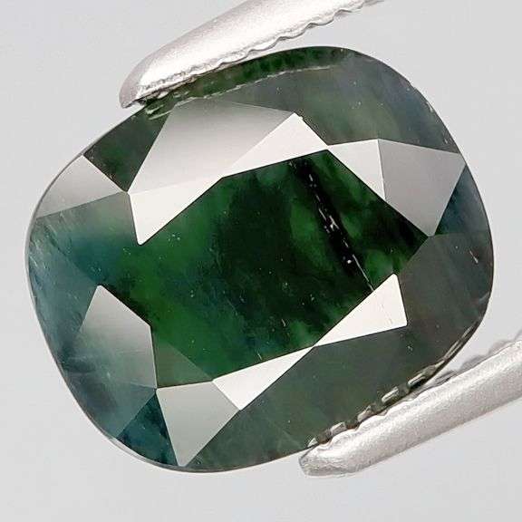 Elegant 2.55ct midnight green Sapphire -heated only!