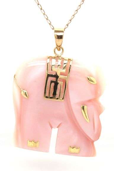 14kt Yellow gold pink mother of pearl elephant pendant on chain
