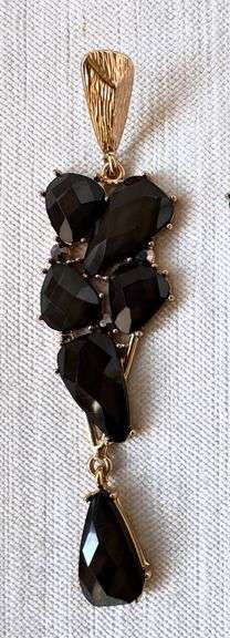 A Very Fashion  Design Earrings