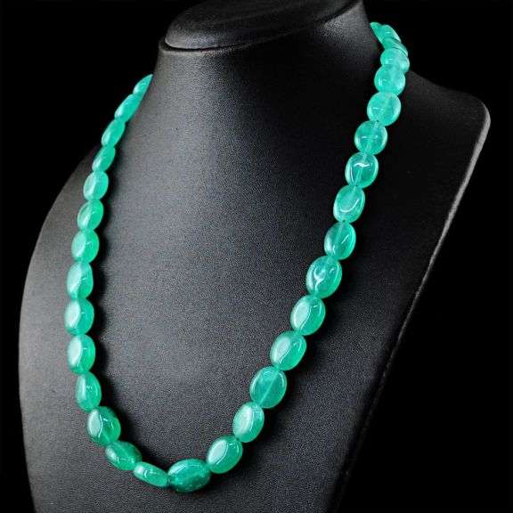 Beautiful Natural 315 Cttw Translucent Natural Mined From The Earth Emerald Necklace
