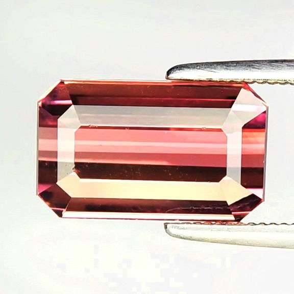 Immaculate 3.09ct VVS grade untreated padparadscha pink Tourmaline