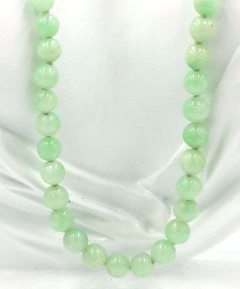 Green Jade beaded necklace