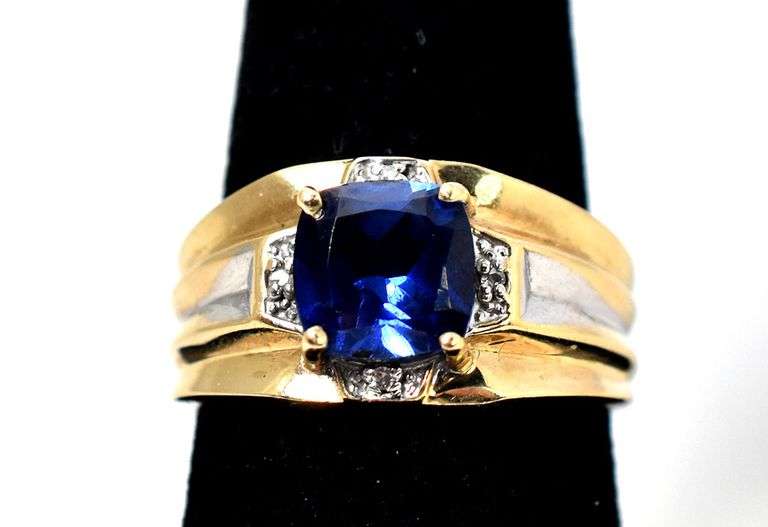 Stunning 10K Yellow Gold Blue Sapphire Gemstone Ring with Diamond Accents