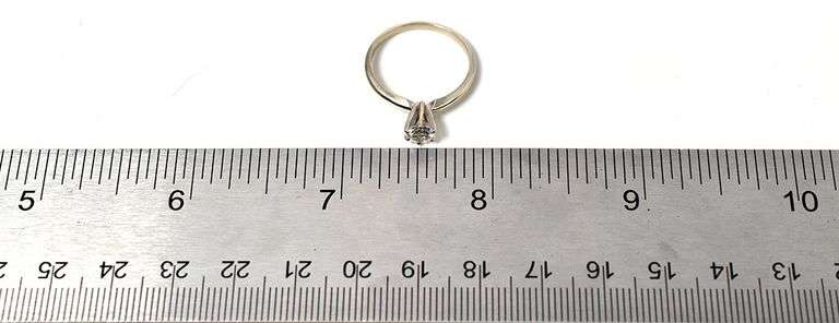 Beautiful 14K White Gold Approx. 0.63CTW Diamond Ring