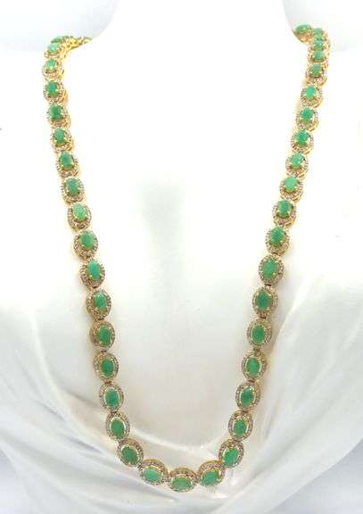Enchanting Brand new European 15.00CTW  Oval Faceted Natural Emerald & Diamond Necklace in 14K Yello