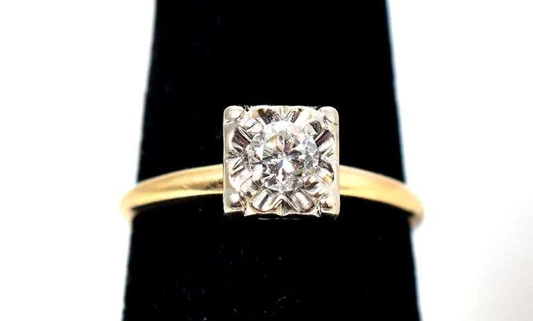 Lovely 14K Yellow Gold Approx. 0.28CTW Solitaire Diamond Ring