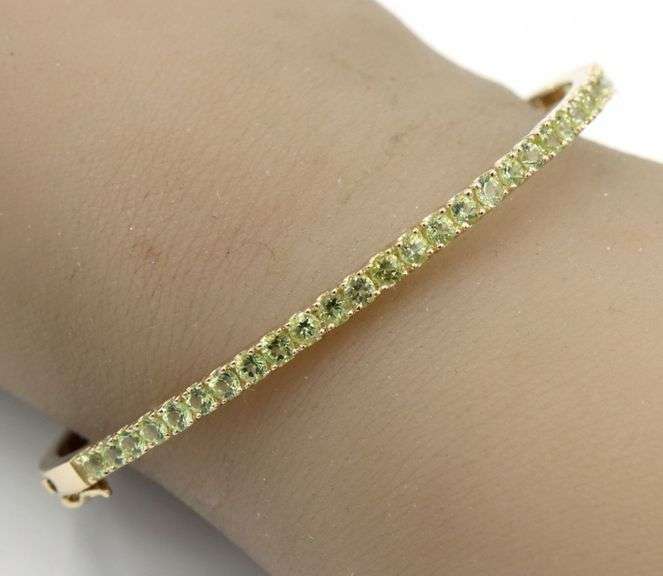 14kt Yellow gold round Peridot bangle bracelet