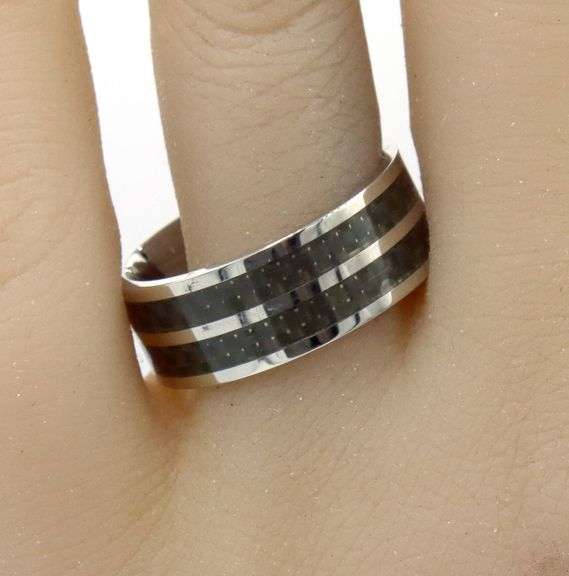 Chisel stainless steel Polished with double row black carbon fiber Inlay 8mm band