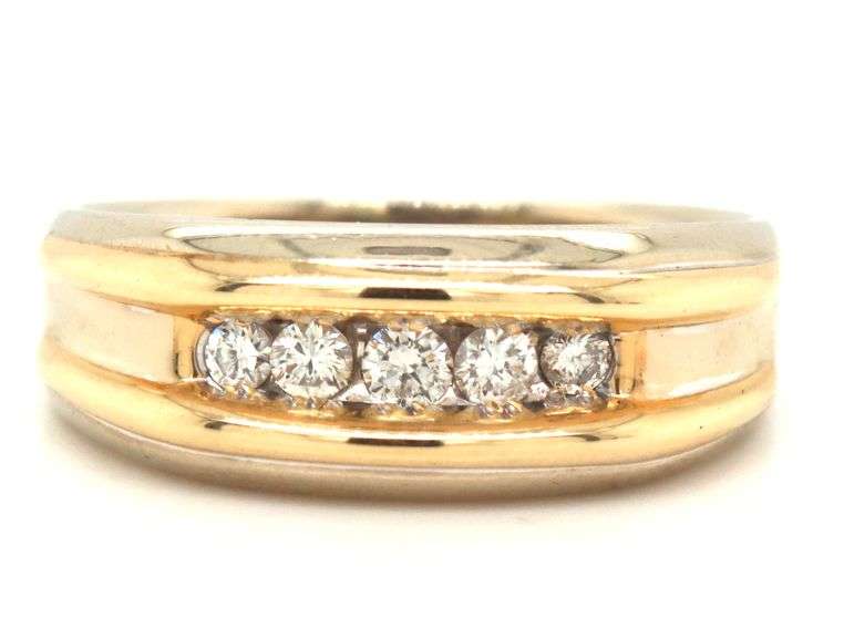 Man's 14K WG Band with 5 Diamonds