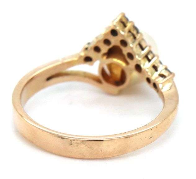 14kt Yellow gold pearl and diamond V shaped ring