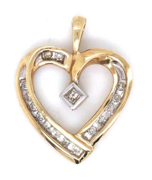 10kt Yellow gold heart shaped diamond pendant