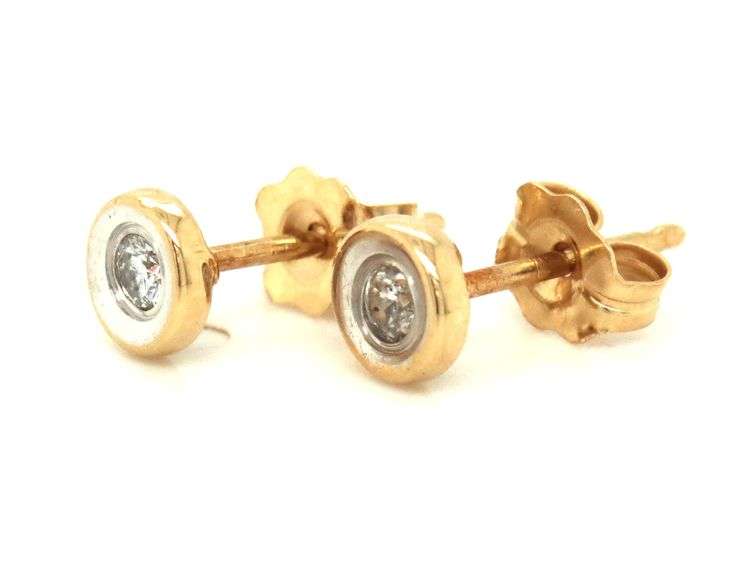14kt Yellow gold 0.12ctw bezel set diamond stud
