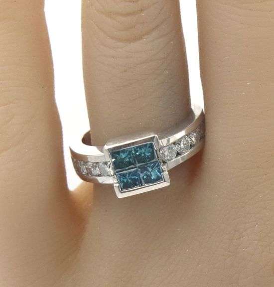 14kt White gold 1.20ctw IR blue and white square and round diamond ring