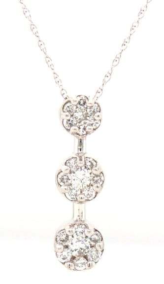 14kt White gold 0.30ctw 3 cluster diamond pendant on chain