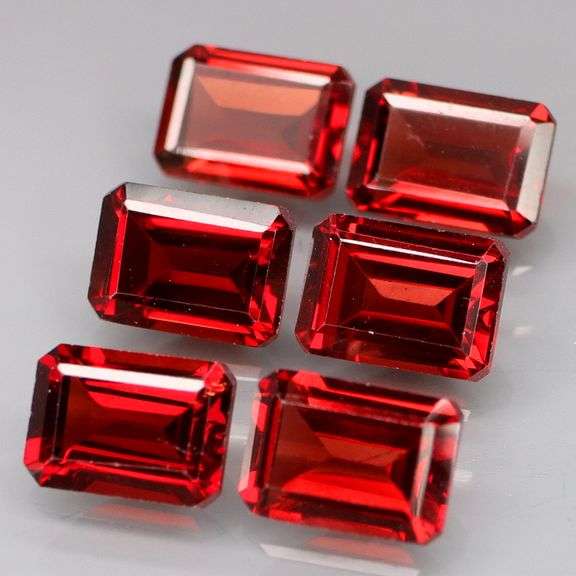This is premium natural color! 7.27ct cherry red Garnet set!