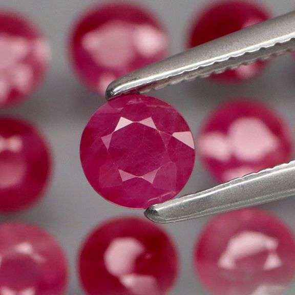 Heavy! 4mm! 15 piece set! 5.12ct Burmese Ruby set!