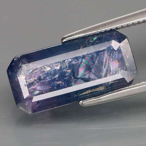 Bi-color! Silver flashing! 4.11ct pink and blue Sapphire! Heated only!